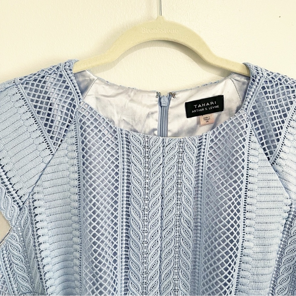 NWT Tahari by Arthur Levine Chemical Lace Dress Light Blue Sheath Blue Size 14 - Picture 4 of 5